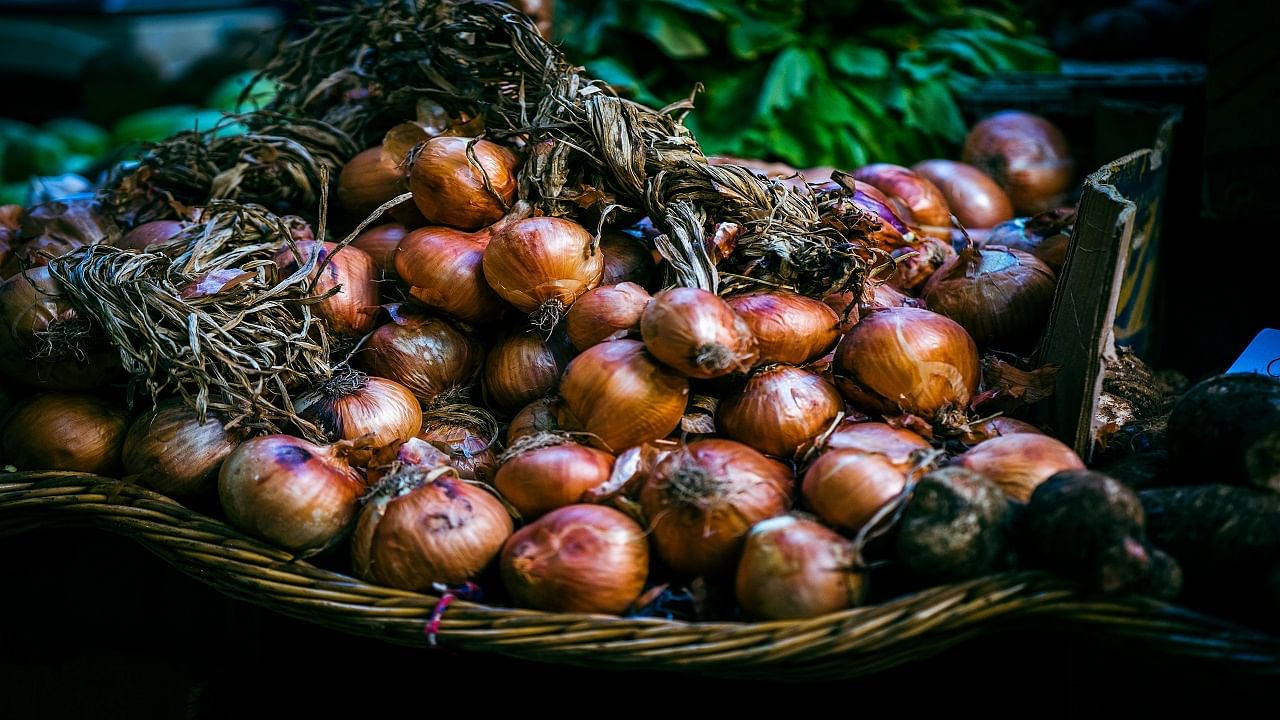 The government initiated a pilot project in partnership with the Bhabha Atomic Research Centre (BARC) to irradiate the onions. (Image Courtesy- Unsplash)