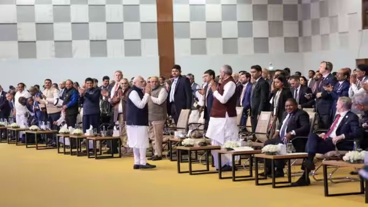 Prime Minister Narendra Modi at 10th Edition of Vibrant Gujarat Global Summit. (Courtesy: narendramodi.in)